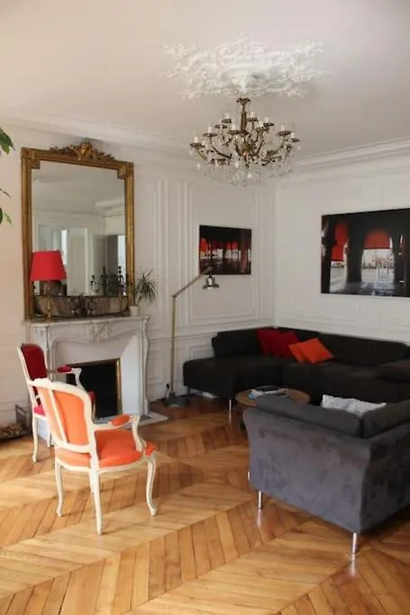 Appartamento 5 Bdr, 10 Ppl Georgous Typical Parisian Flat