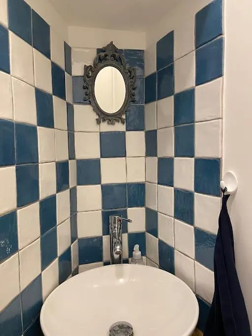 Appartamento 5 Bdr, 10 Ppl Georgous Typical Parisian Flat 0*, Parigi Francia