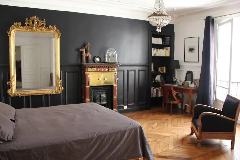 Appartamento 5 Bdr, 10 Ppl Georgous Typical Parisian Flat Francia